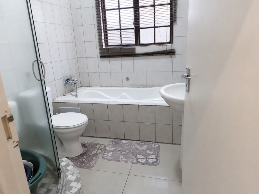 3 Bedroom Property for Sale in Waterval East North West